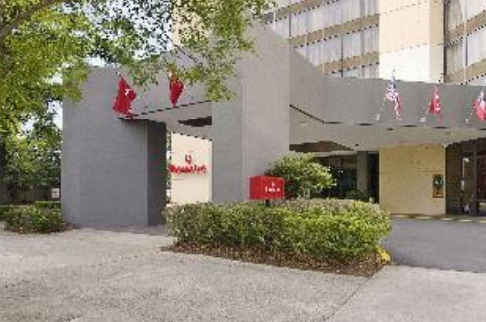 Ramada by Wyndham Augusta Downtown Hotel & Conference Center Image 10