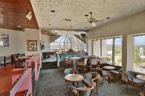 Ramada by Wyndham Augusta Downtown Hotel & Conference Center image 2