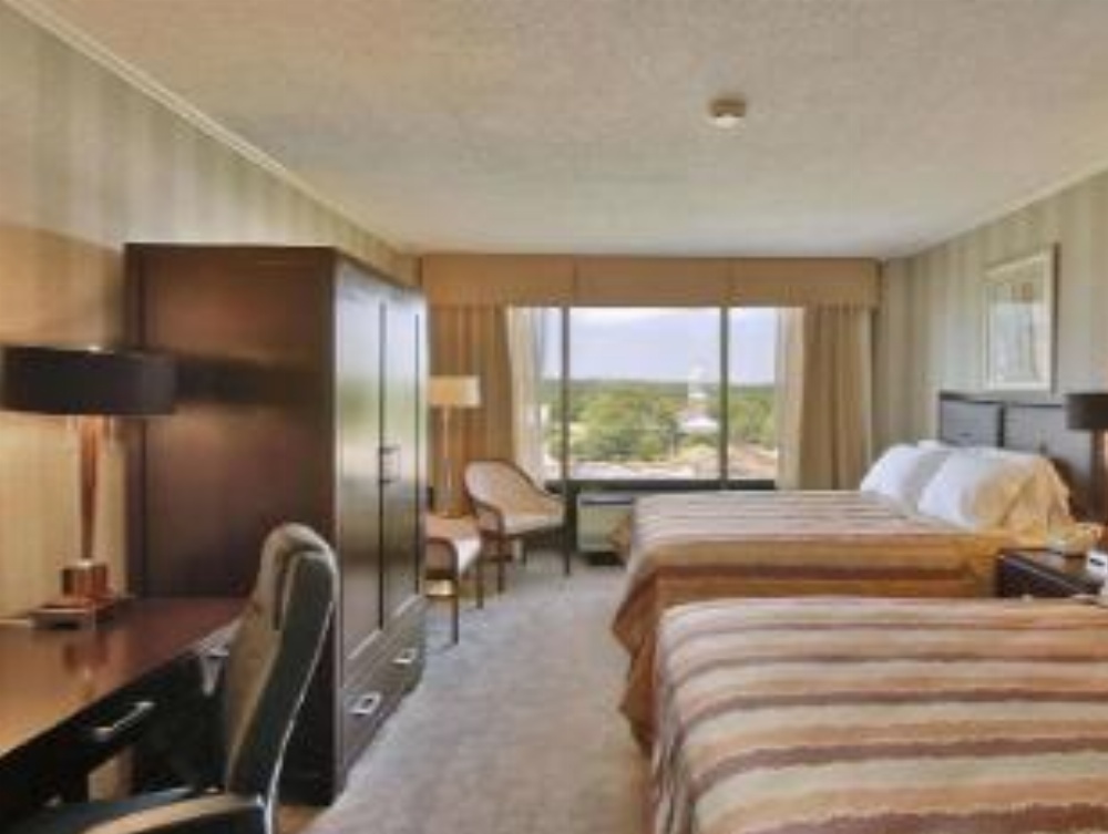 Ramada by Wyndham Augusta Downtown Hotel & Conference Center Image 6