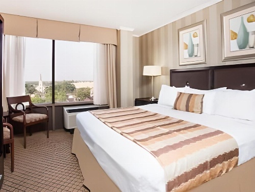 Ramada by Wyndham Augusta Downtown Hotel & Conference Center image 9